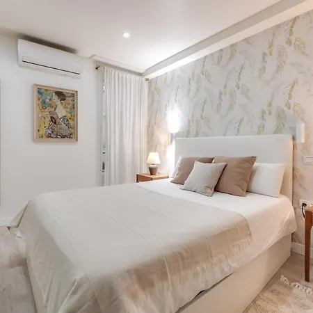 Victoria 16 Premium By Nagoa Homes Apartment *