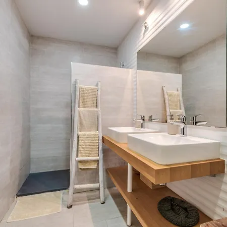Victoria 16 Premium By Nagoa Homes * Malaga